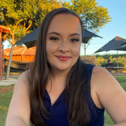 FOTO-PERFIL-ANA-JULIA-.png